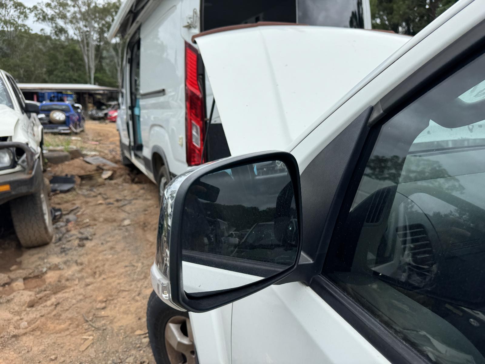 View NISSAN NAVARA 2009 4 Door Utility Breaking
