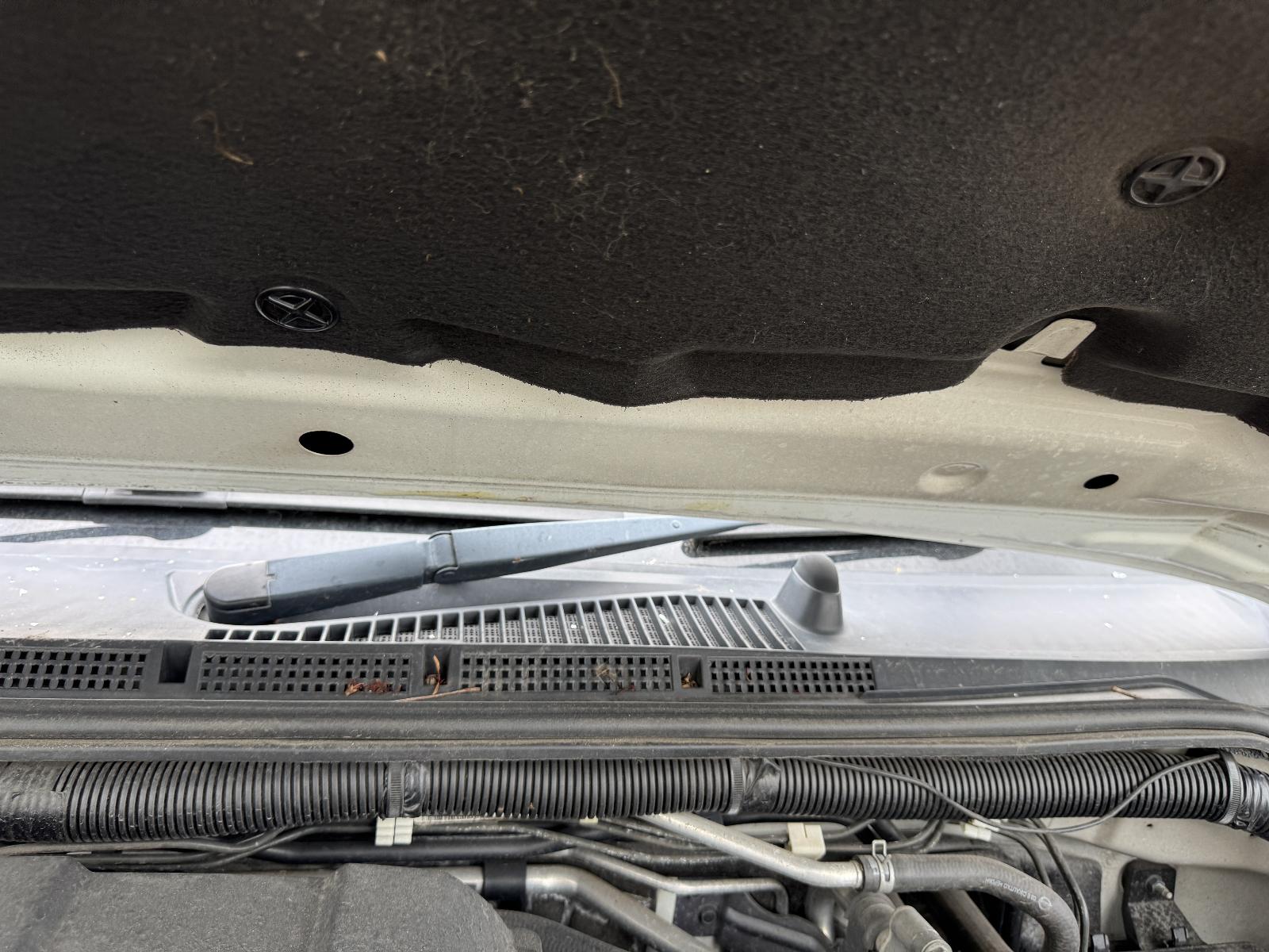 View NISSAN NAVARA 2009 4 Door Utility Breaking