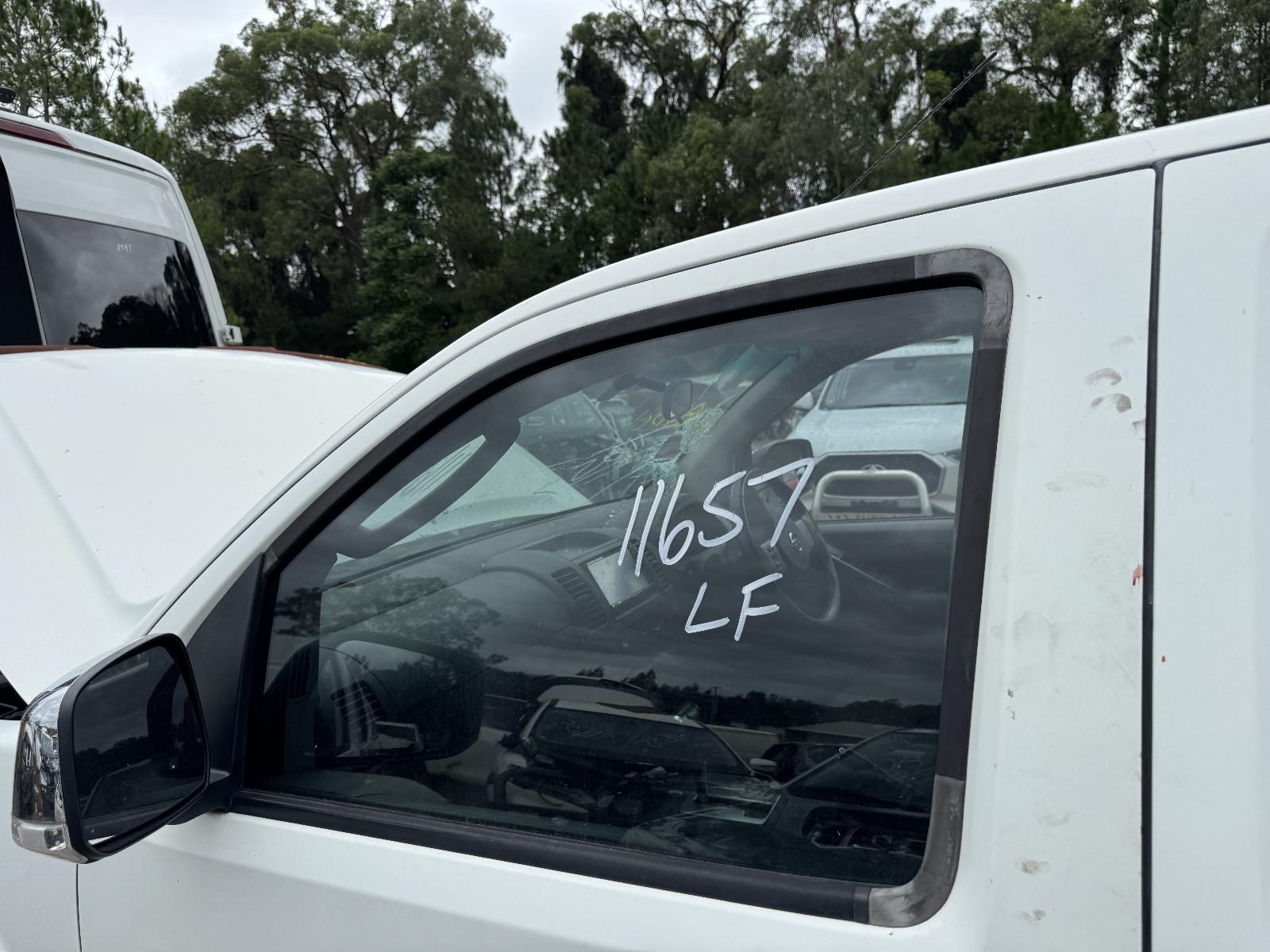View NISSAN NAVARA 2009 4 Door Utility Breaking