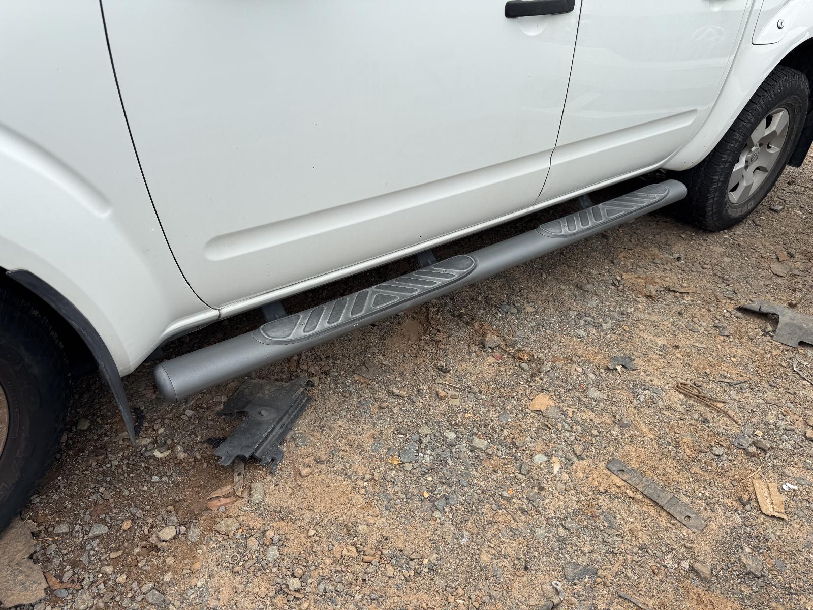 View NISSAN NAVARA 2009 4 Door Utility Breaking
