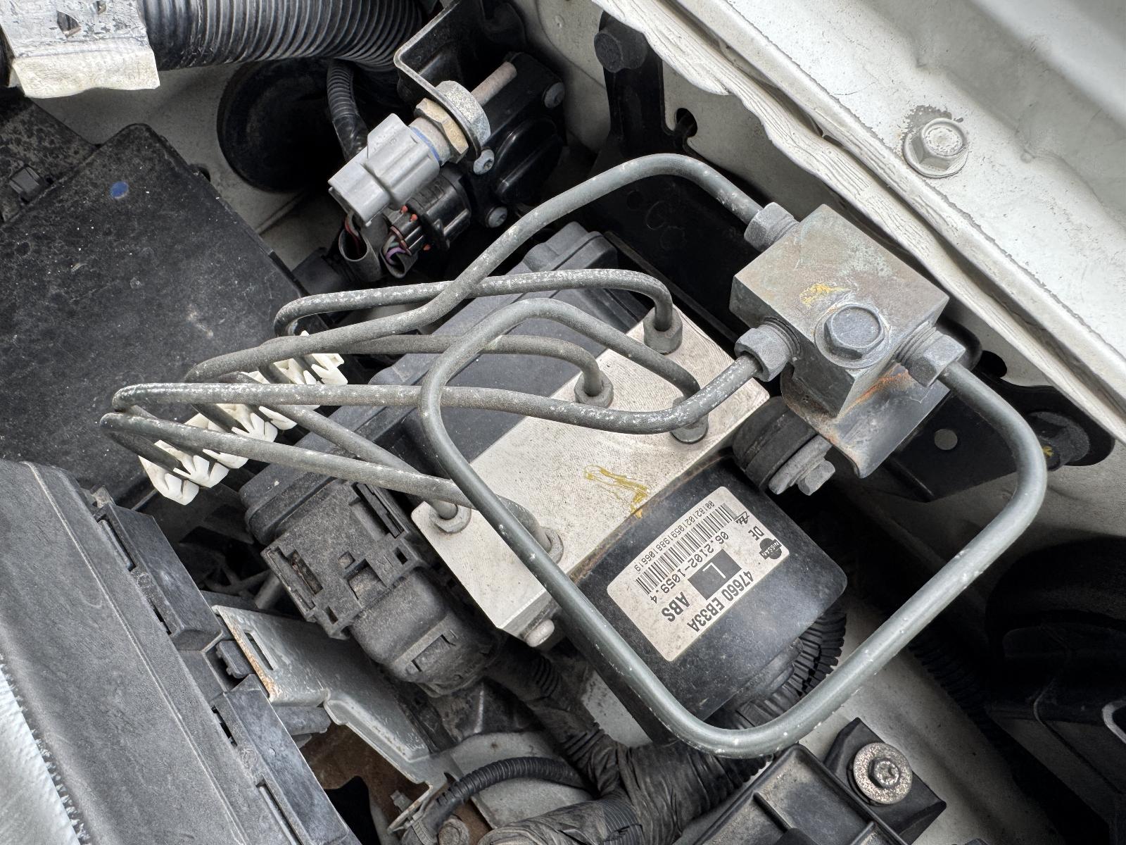 View NISSAN NAVARA 2009 4 Door Utility Breaking