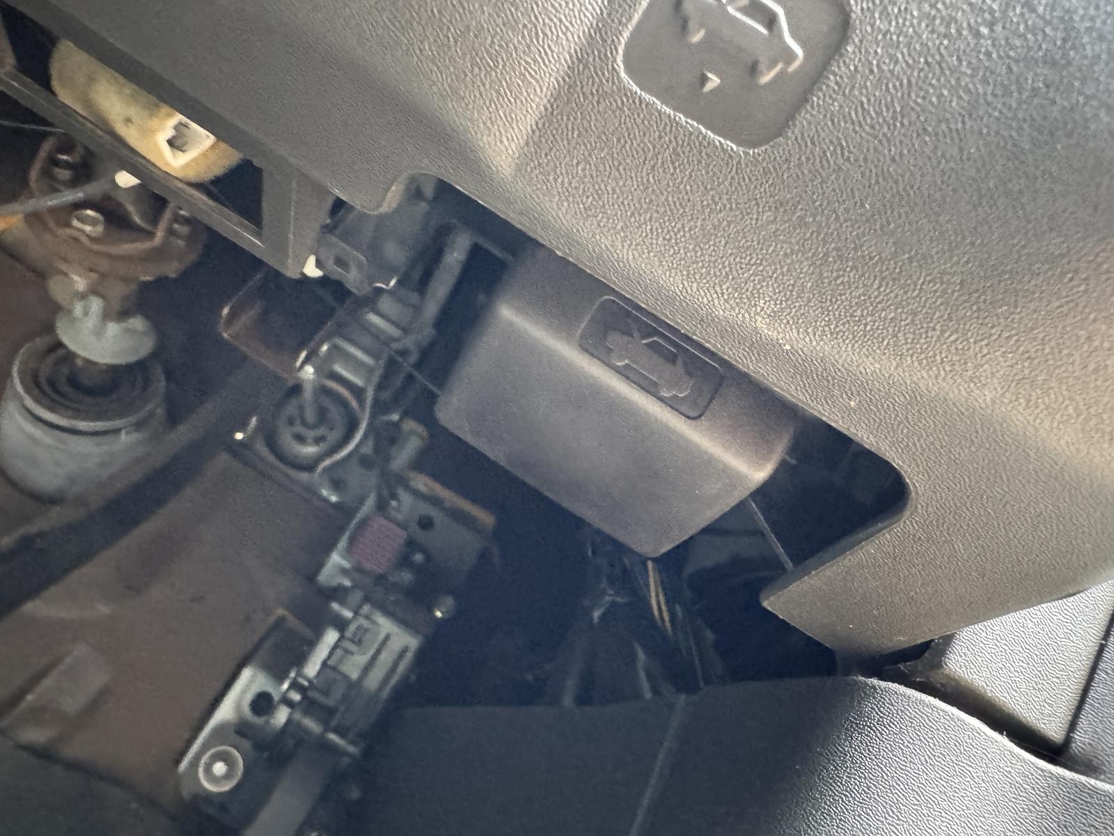 View NISSAN NAVARA 2009 4 Door Utility Breaking