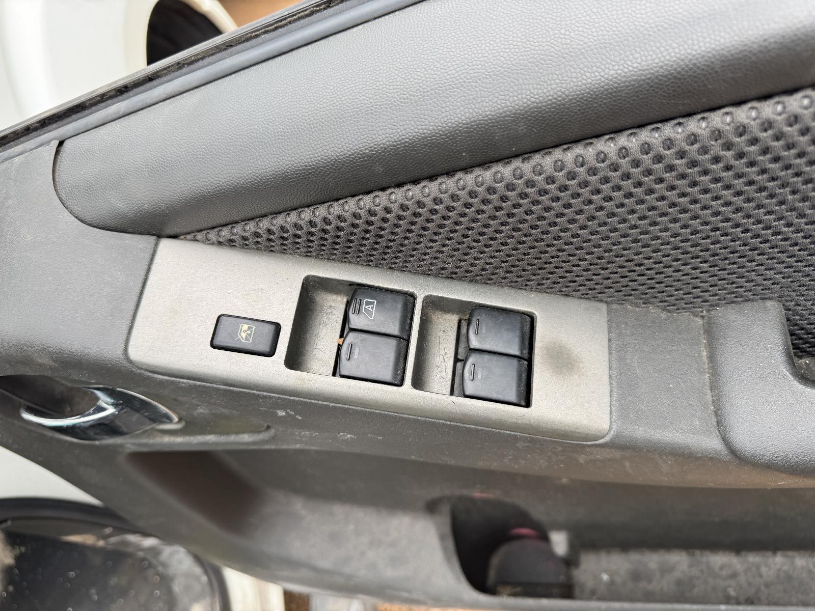 View NISSAN NAVARA 2009 4 Door Utility Breaking