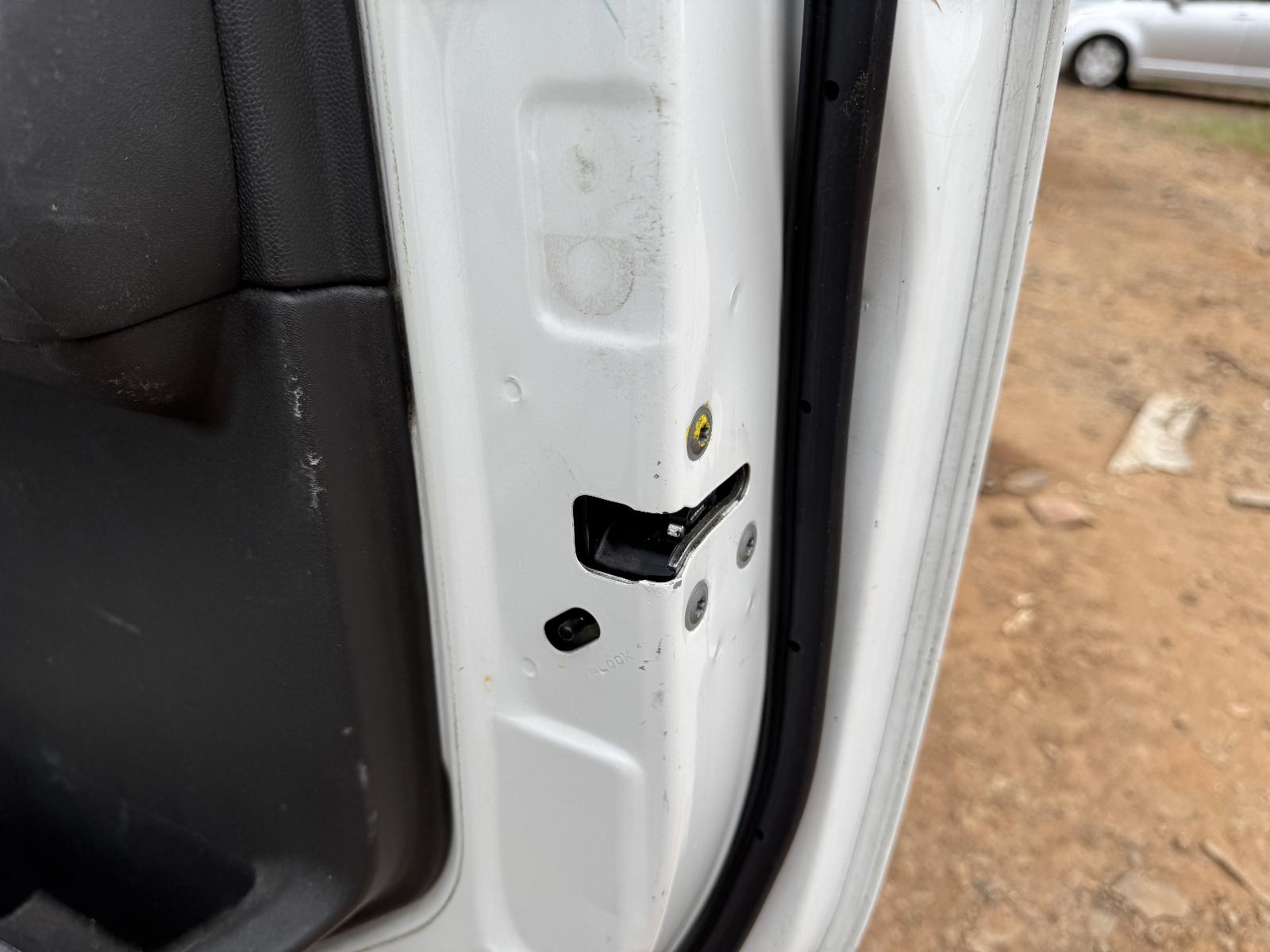 View NISSAN NAVARA 2009 4 Door Utility Breaking