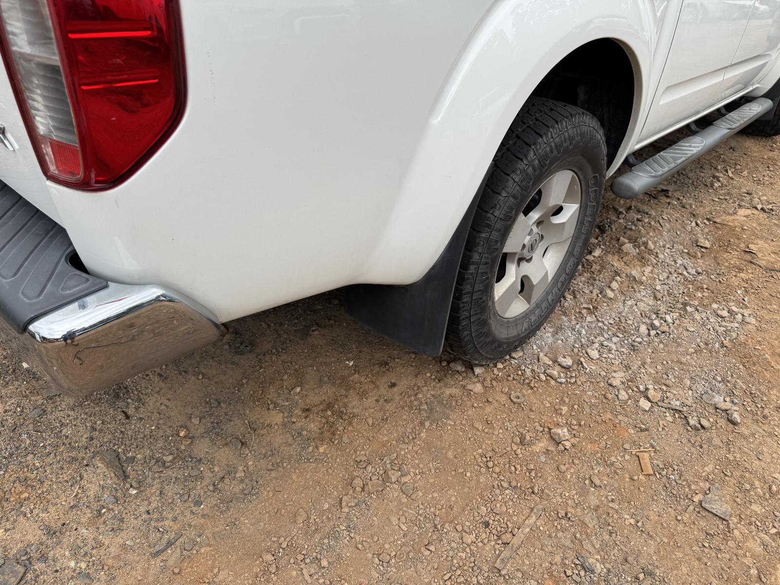 View NISSAN NAVARA 2009 4 Door Utility Breaking