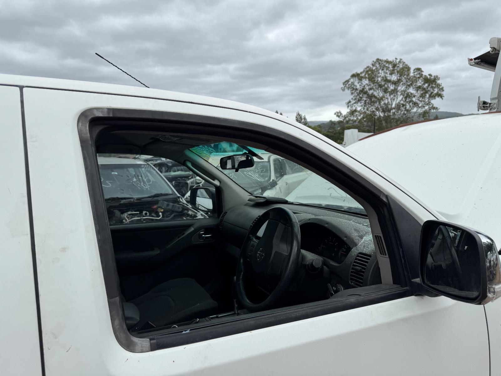 View NISSAN NAVARA 2009 4 Door Utility Breaking