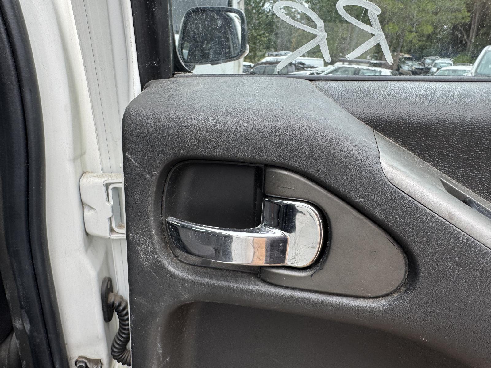 View NISSAN NAVARA 2009 4 Door Utility Breaking