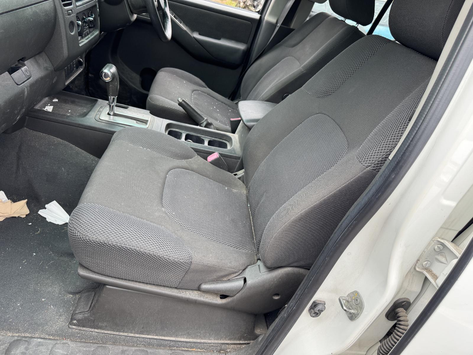 View NISSAN NAVARA 2009 4 Door Utility Breaking