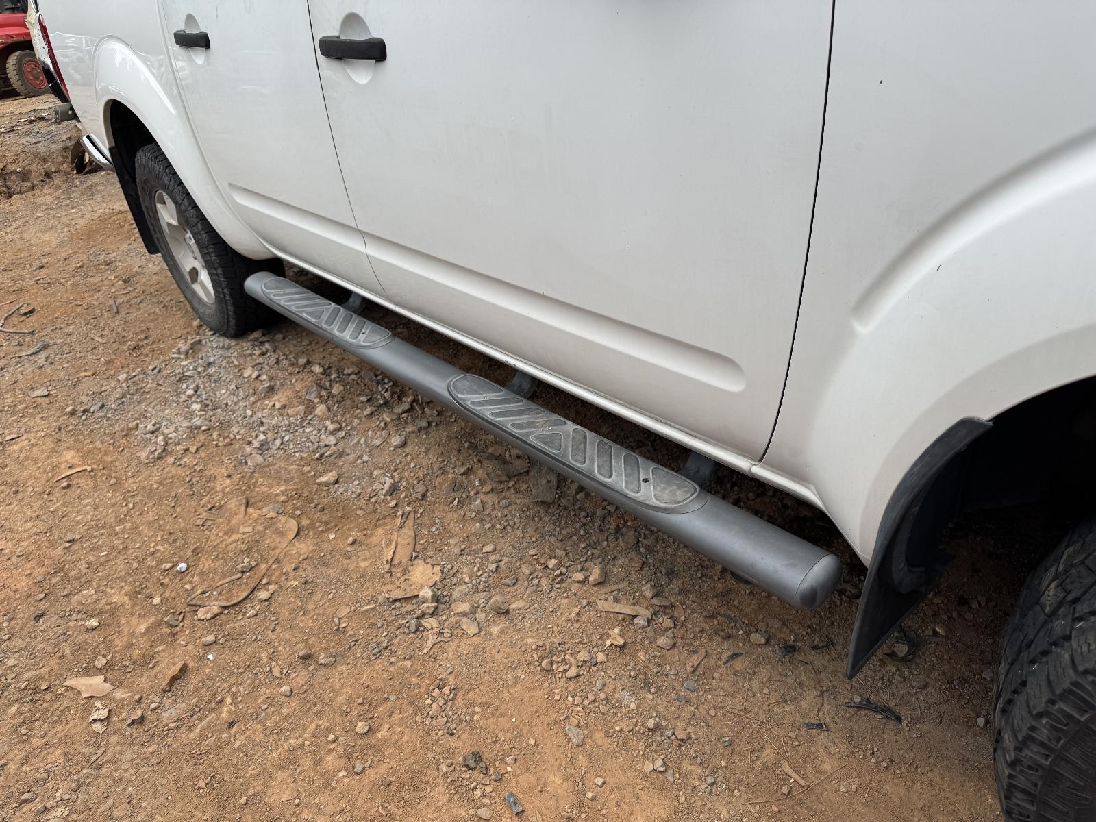 View NISSAN NAVARA 2009 4 Door Utility Breaking