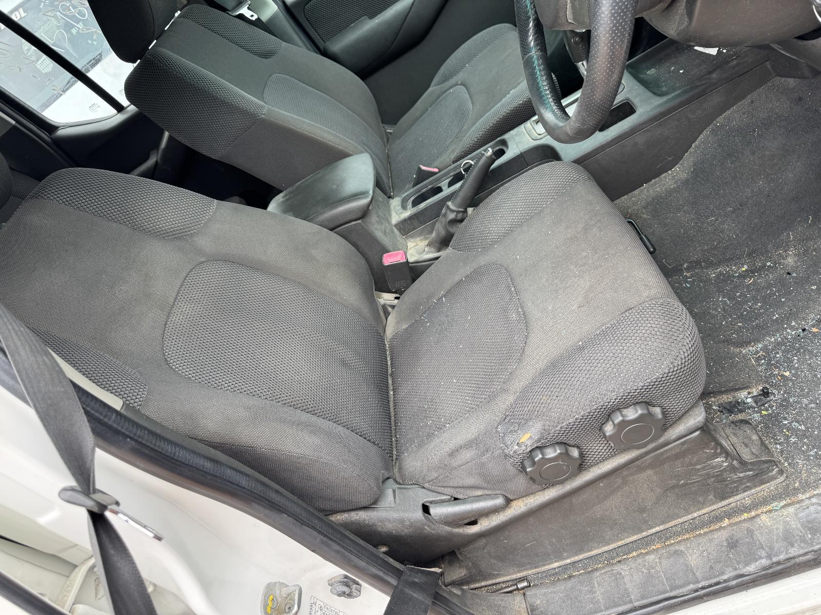 View NISSAN NAVARA 2009 4 Door Utility Breaking