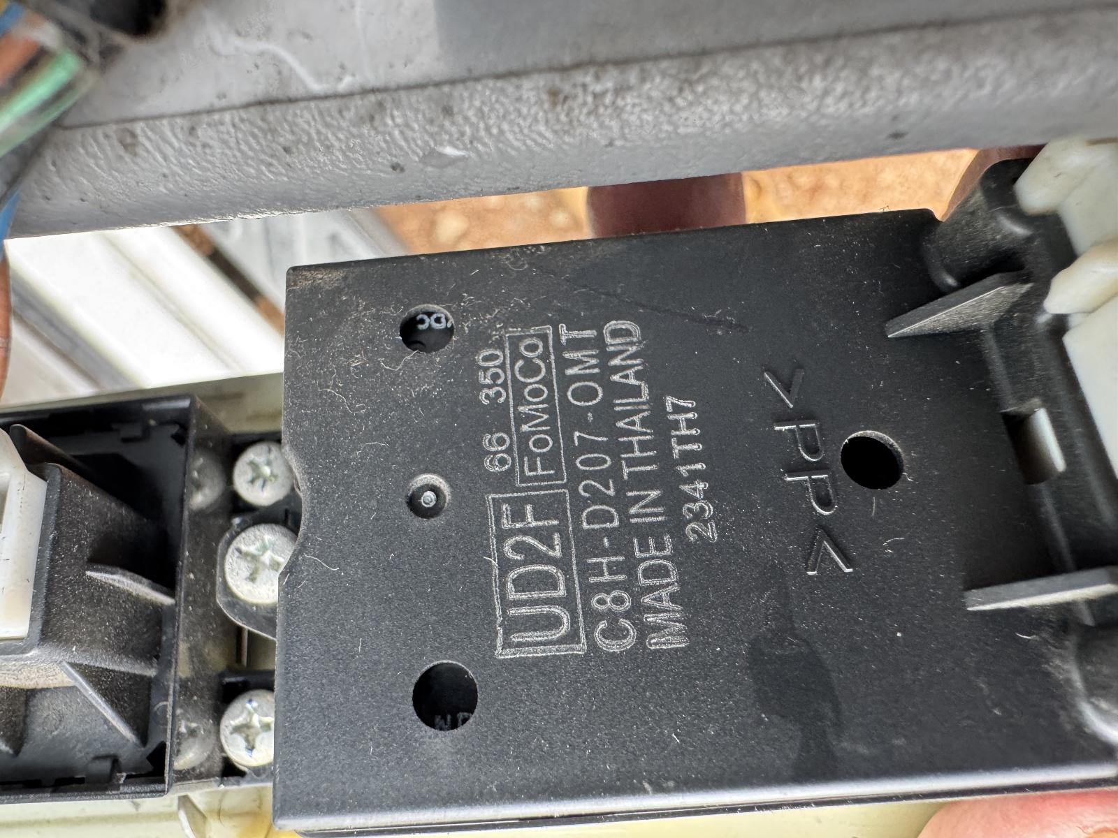 View FORD RANGER 2011 4 Door Utility Breaking
