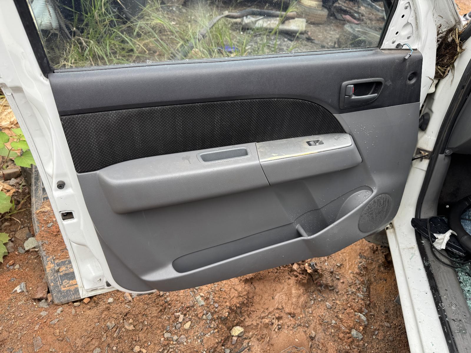 View FORD RANGER 2011 4 Door Utility Breaking