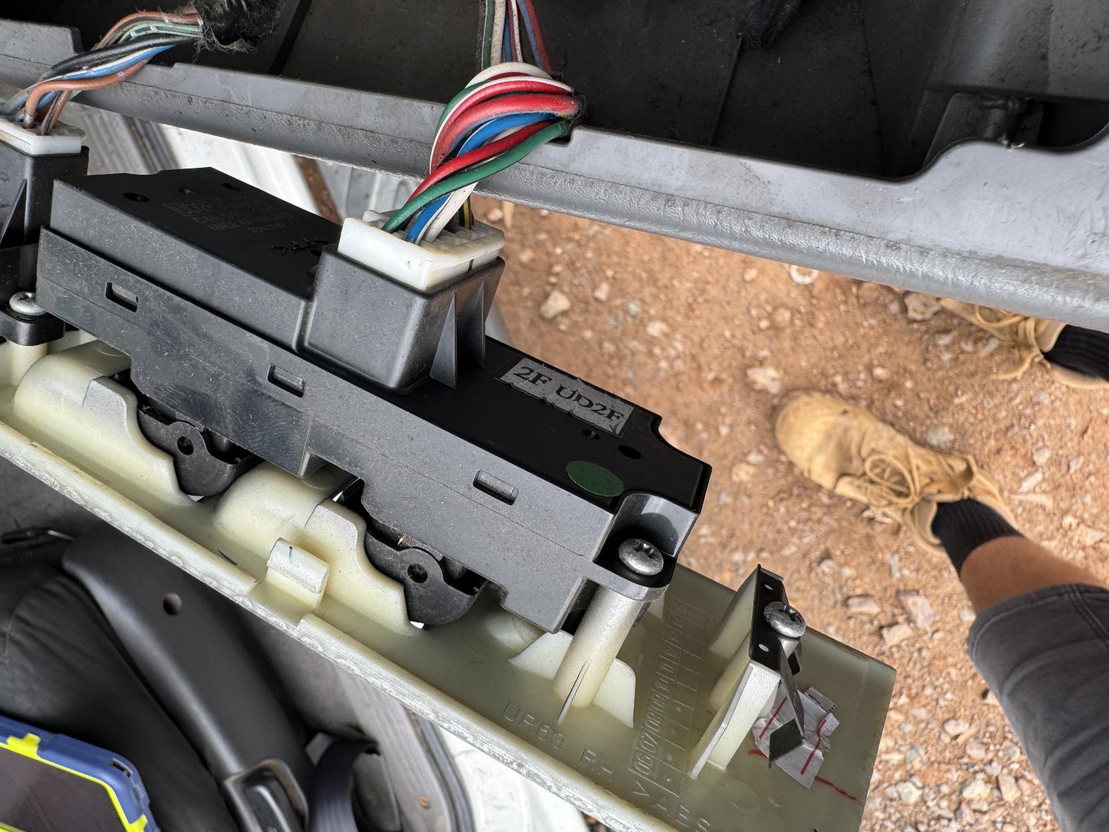 View FORD RANGER 2011 4 Door Utility Breaking