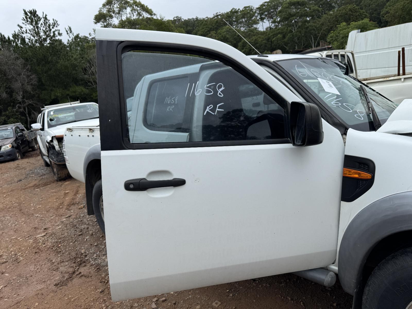 View FORD RANGER 2011 4 Door Utility Breaking