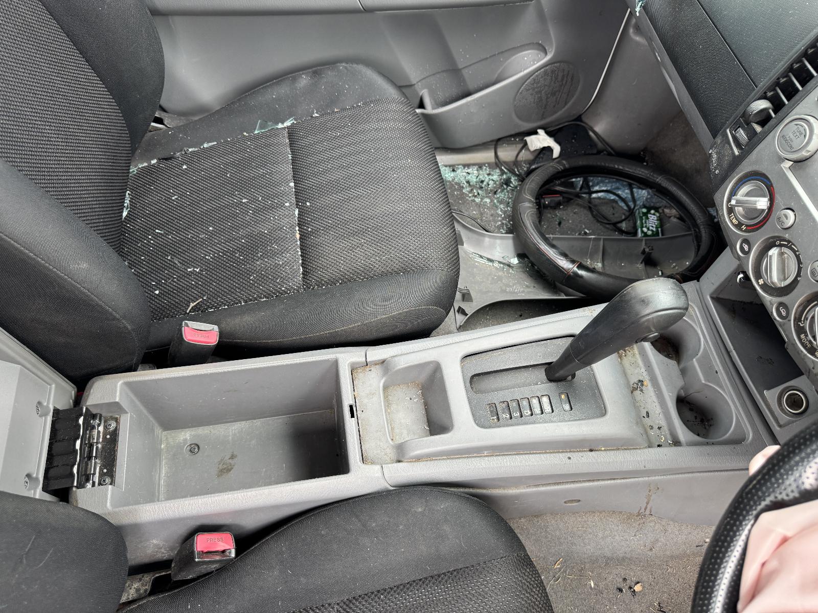 View FORD RANGER 2011 4 Door Utility Breaking