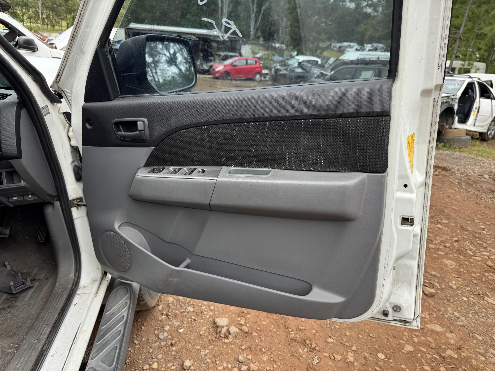 View FORD RANGER 2011 4 Door Utility Breaking