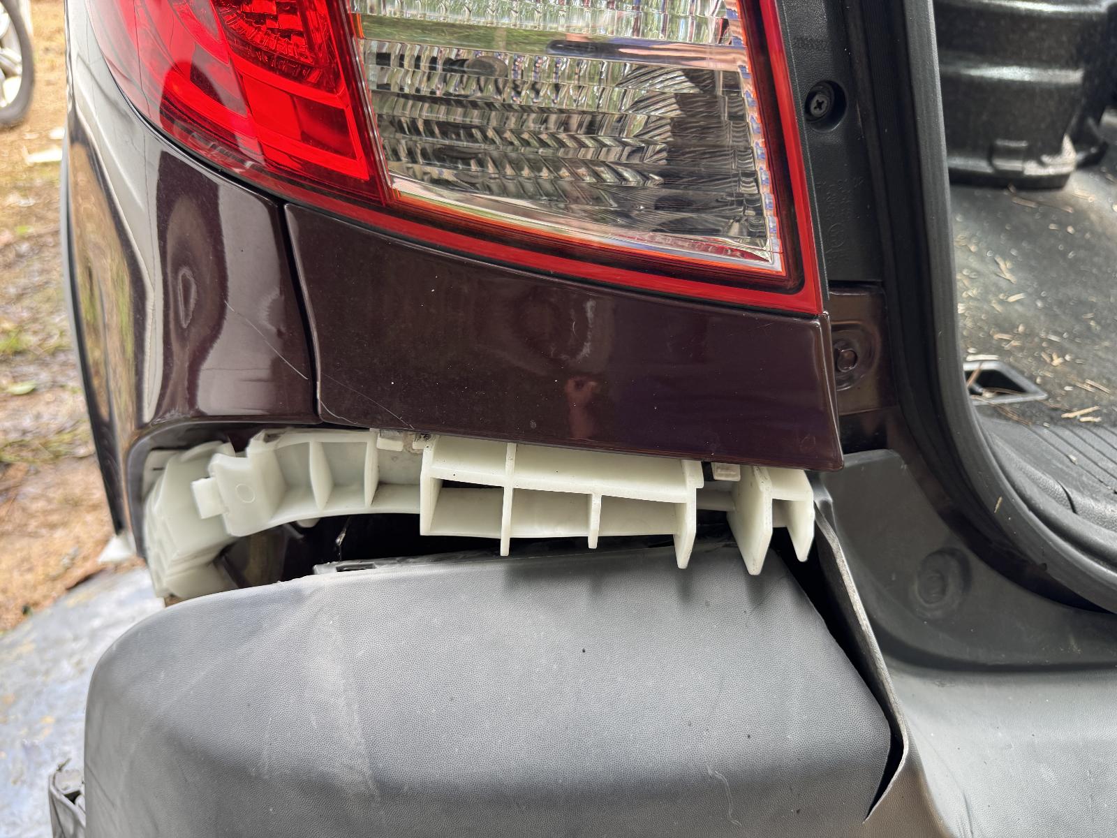 View HOLDEN CAPTIVA 2014 5 Door Station Wagon Breaking