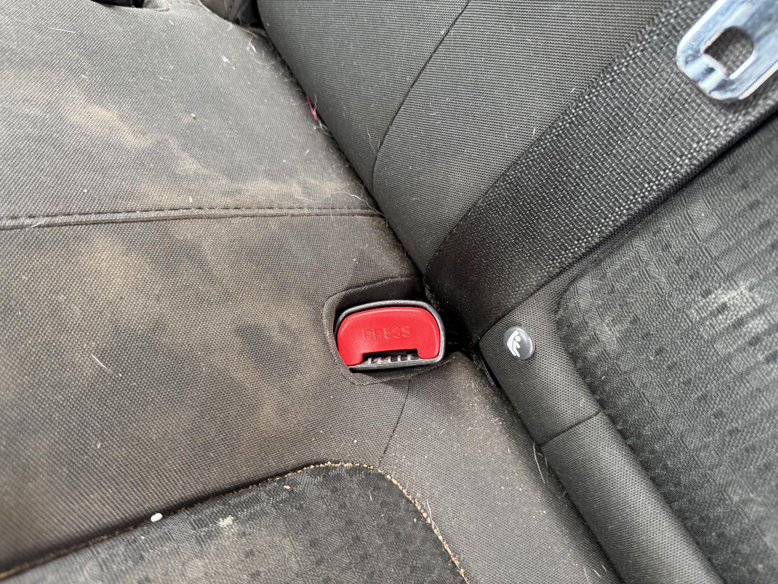 View HOLDEN CAPTIVA 2014 5 Door Station Wagon Breaking