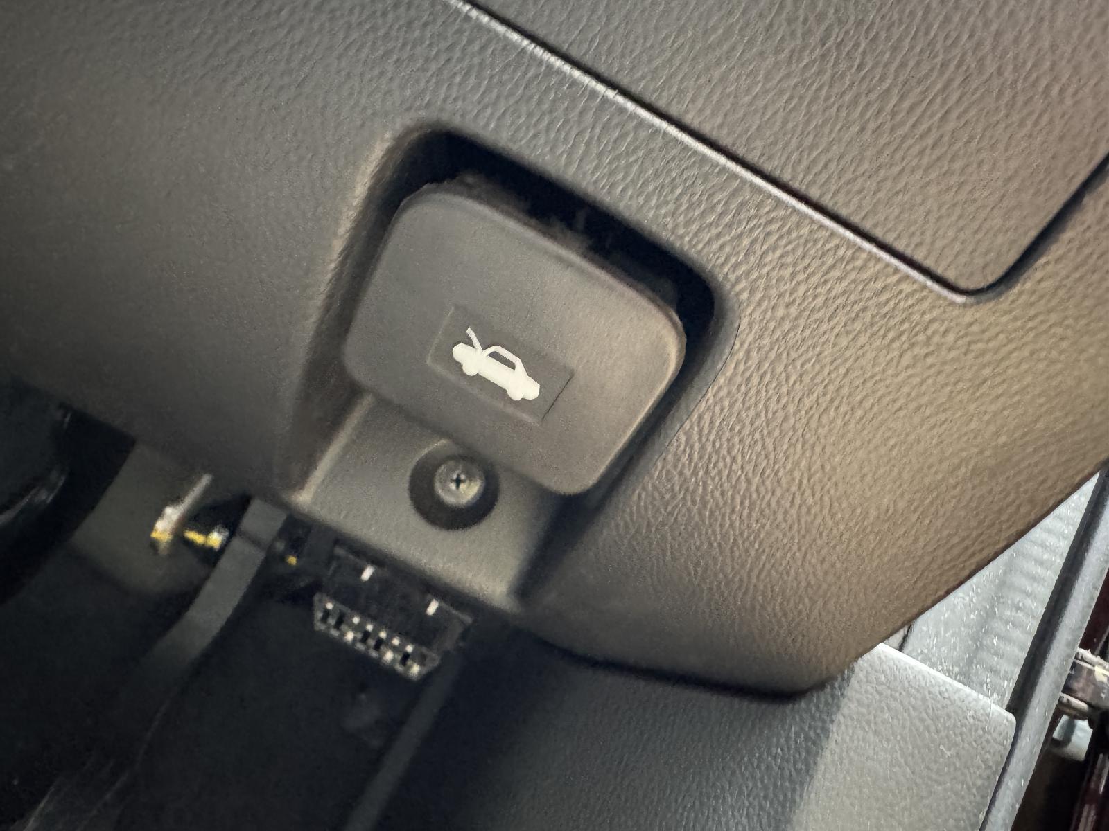 View HOLDEN CAPTIVA 2014 5 Door Station Wagon Breaking