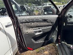 View HOLDEN CAPTIVA 2014 5 Door Station Wagon Breaking
