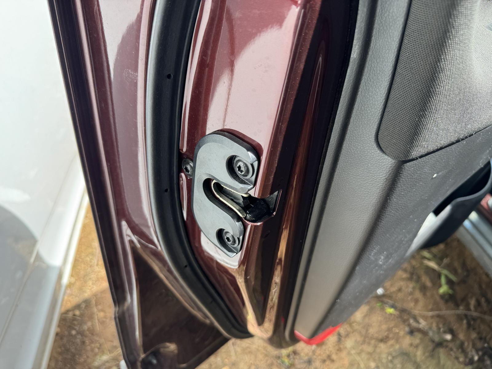 View HOLDEN CAPTIVA 2014 5 Door Station Wagon Breaking