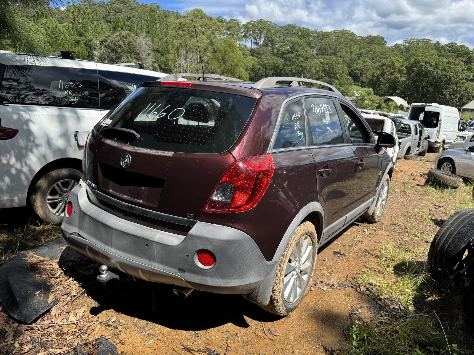 View HOLDEN CAPTIVA 2014 5 Door Station Wagon Breaking