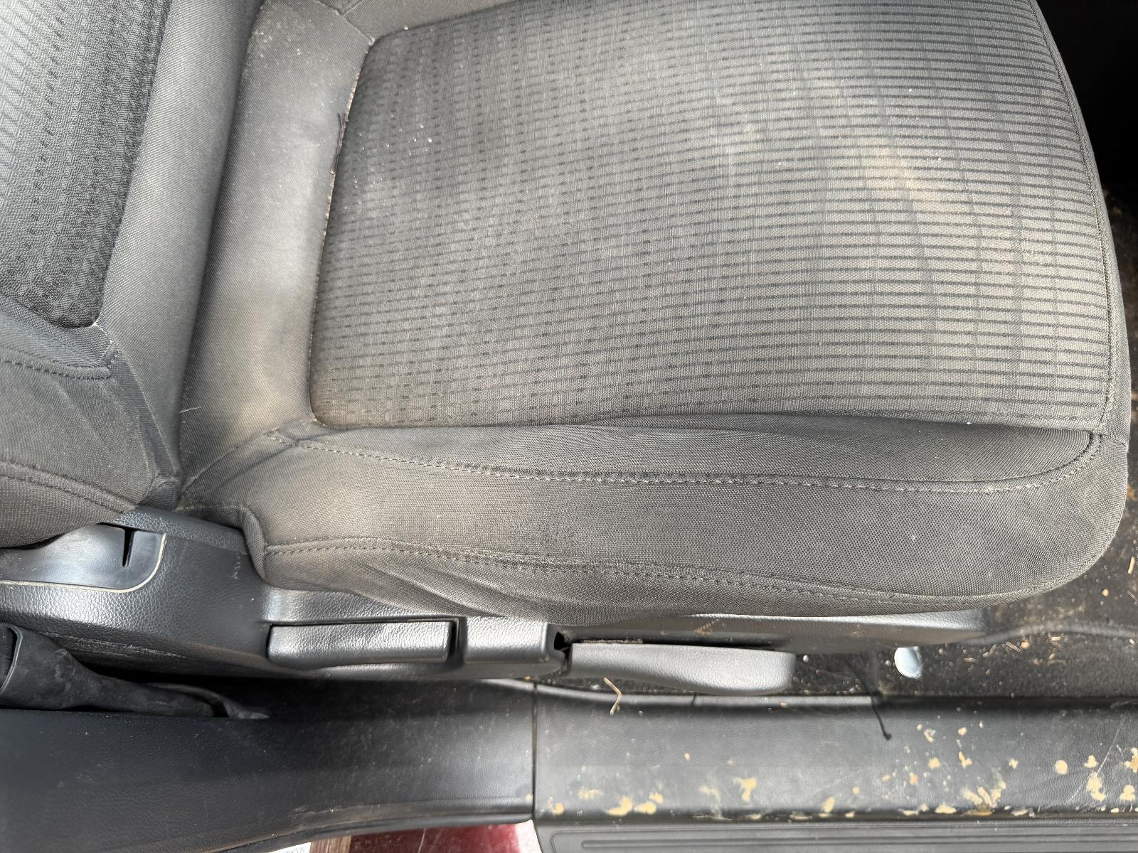 View HOLDEN CAPTIVA 2014 5 Door Station Wagon Breaking