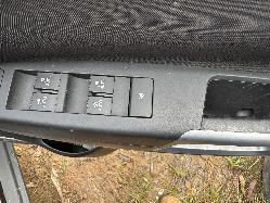 View HOLDEN CAPTIVA 2014 5 Door Station Wagon Breaking
