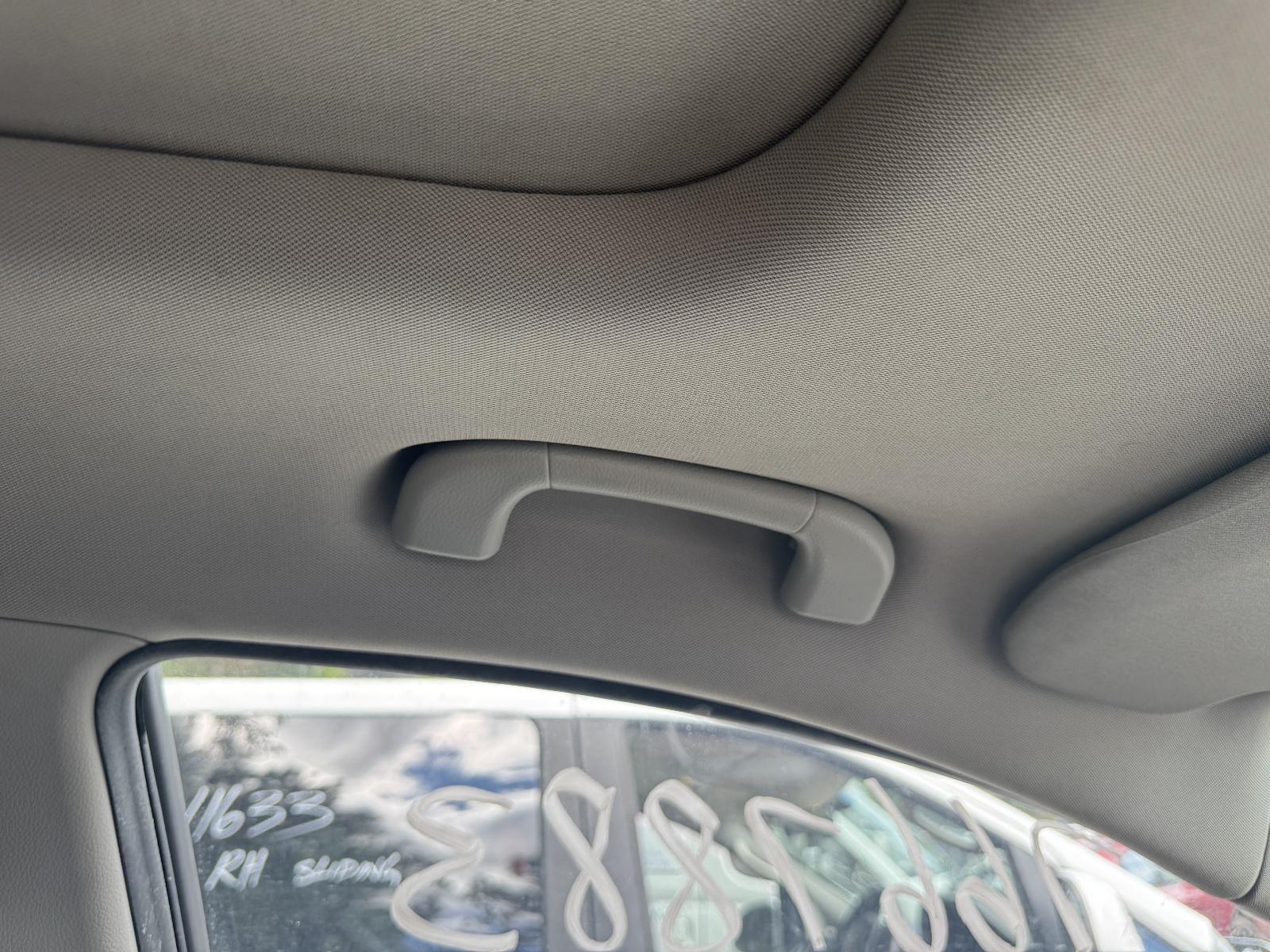 View HOLDEN CAPTIVA 2014 5 Door Station Wagon Breaking
