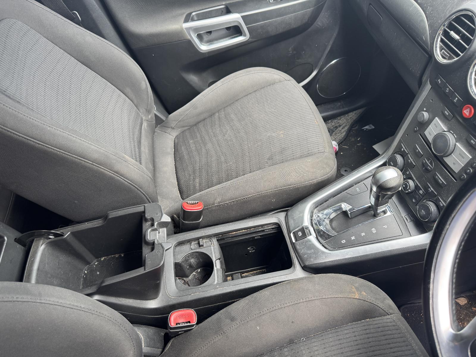 View HOLDEN CAPTIVA 2014 5 Door Station Wagon Breaking