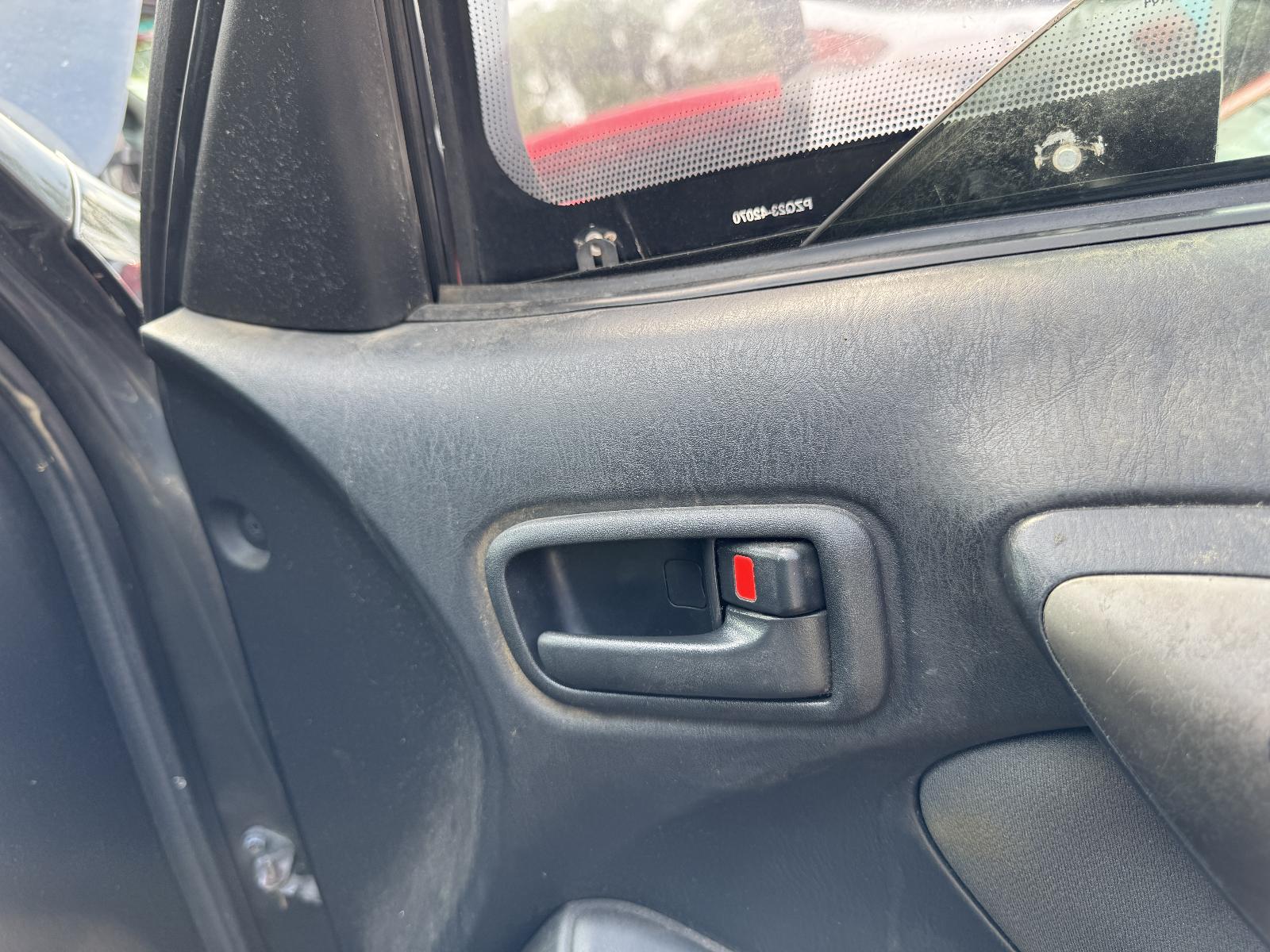 View TOYOTA RAV4 2004 4 Door Station Wagon Breaking