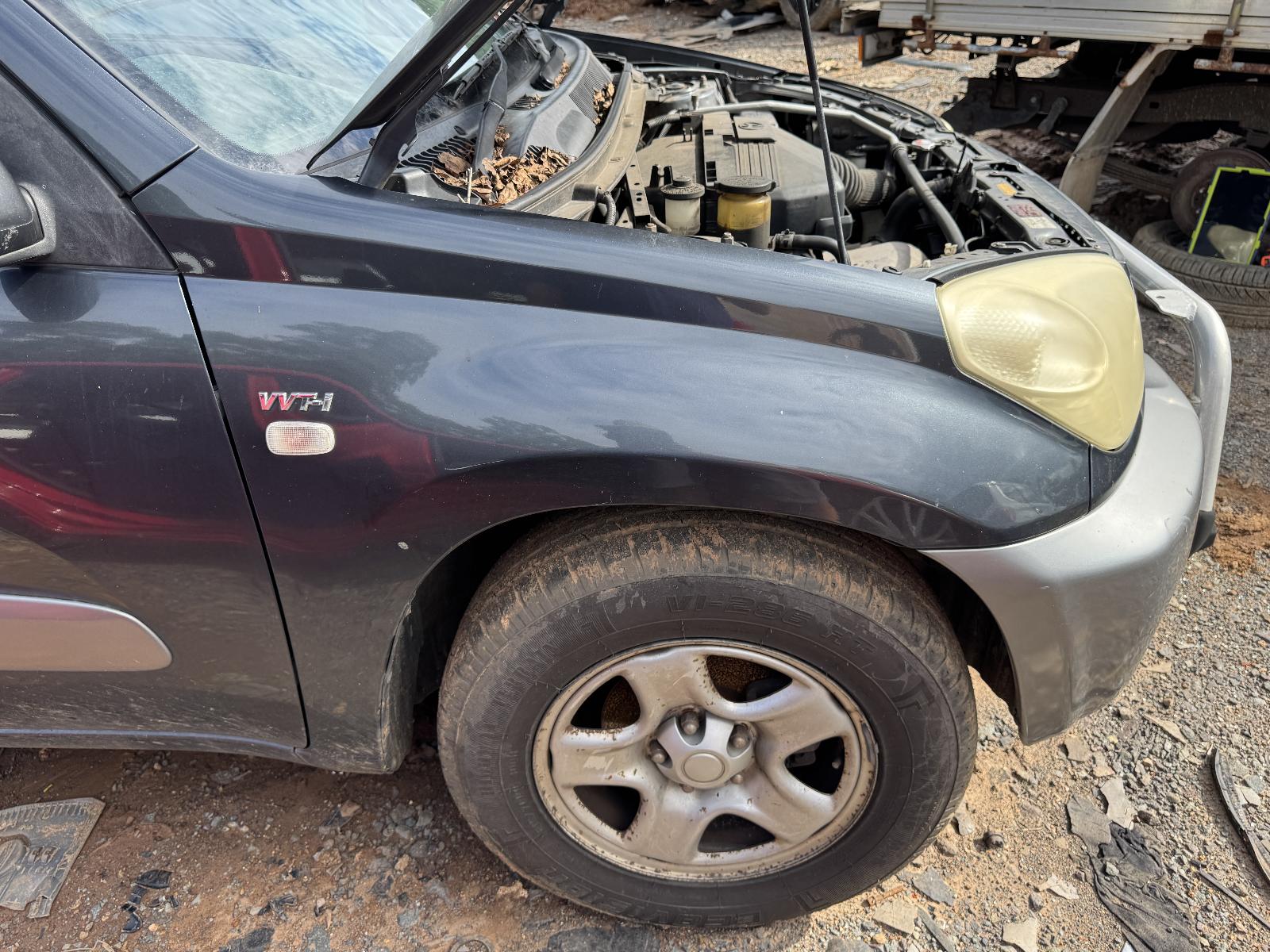 View TOYOTA RAV4 2004 4 Door Station Wagon Breaking