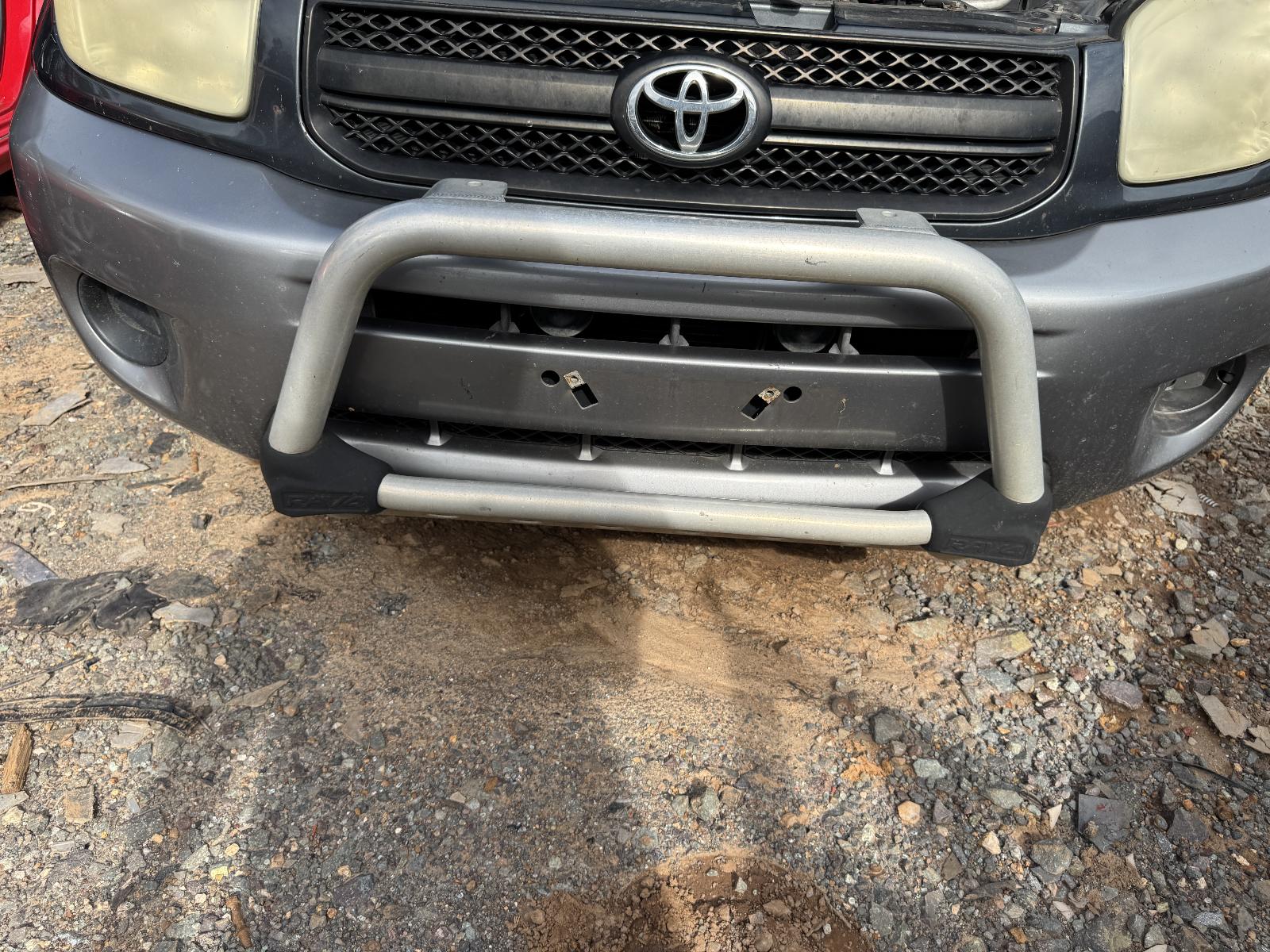 View TOYOTA RAV4 2004 4 Door Station Wagon Breaking