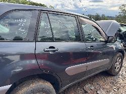 View TOYOTA RAV4 2004 4 Door Station Wagon Breaking