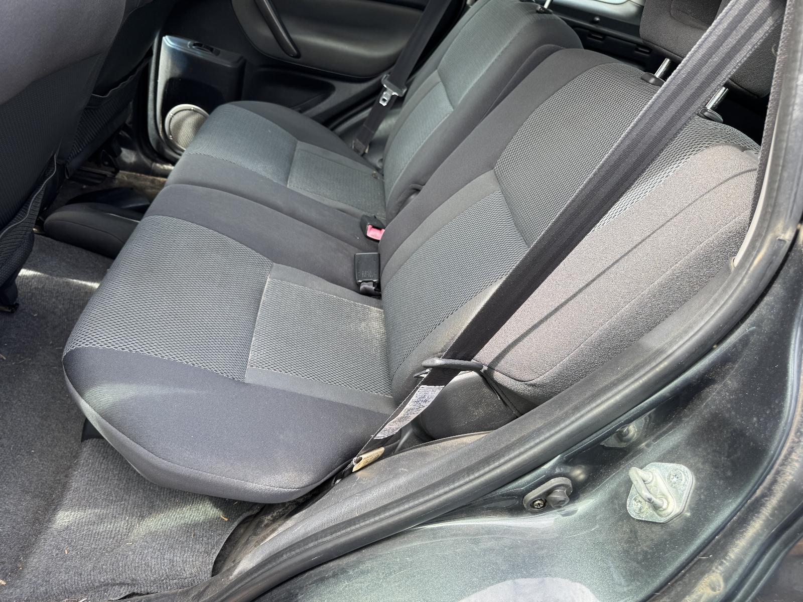 View TOYOTA RAV4 2004 4 Door Station Wagon Breaking
