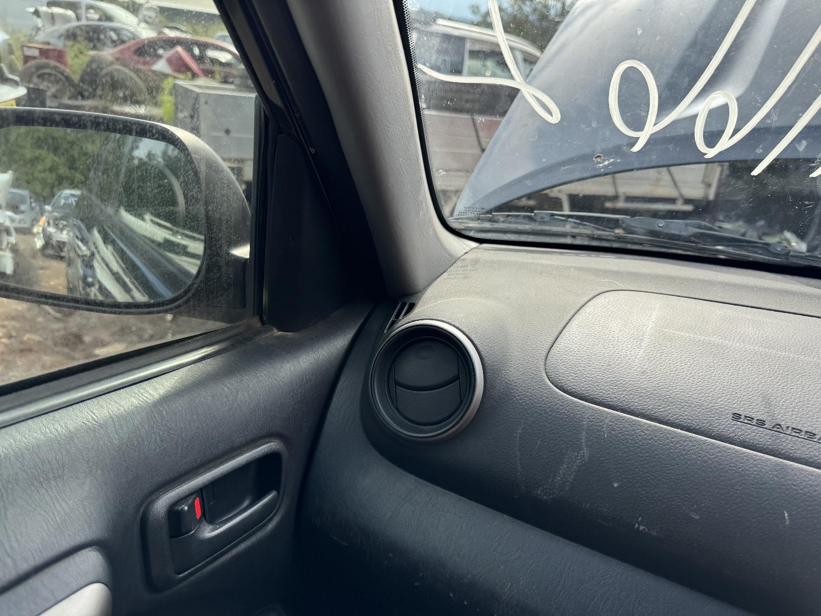 View TOYOTA RAV4 2004 4 Door Station Wagon Breaking