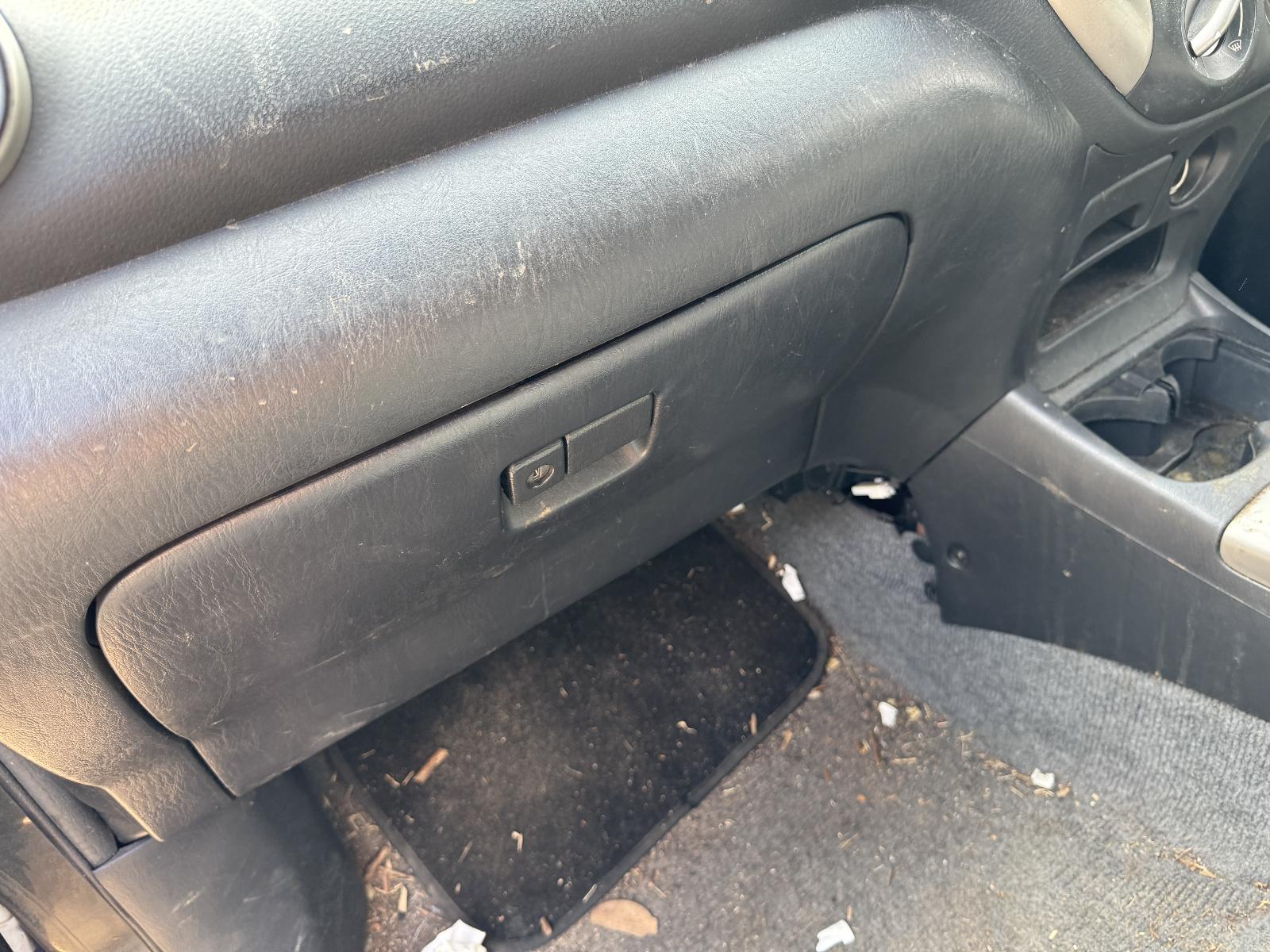 View TOYOTA RAV4 2004 4 Door Station Wagon Breaking