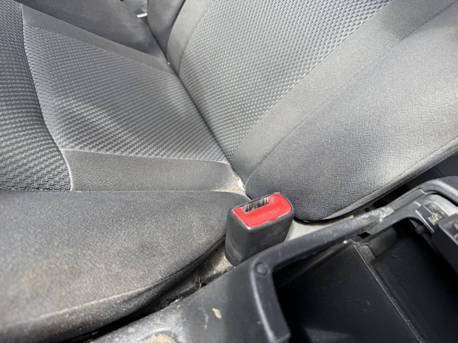View TOYOTA RAV4 2004 4 Door Station Wagon Breaking