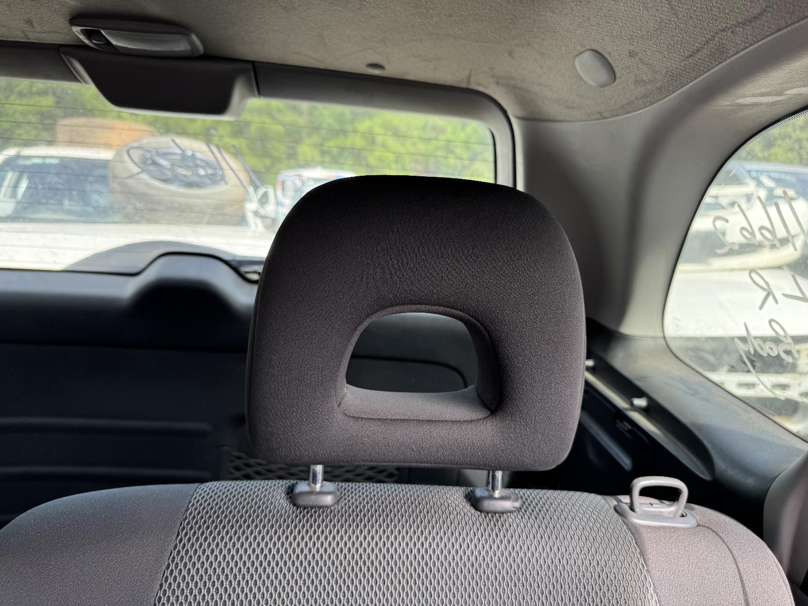 View TOYOTA RAV4 2004 4 Door Station Wagon Breaking