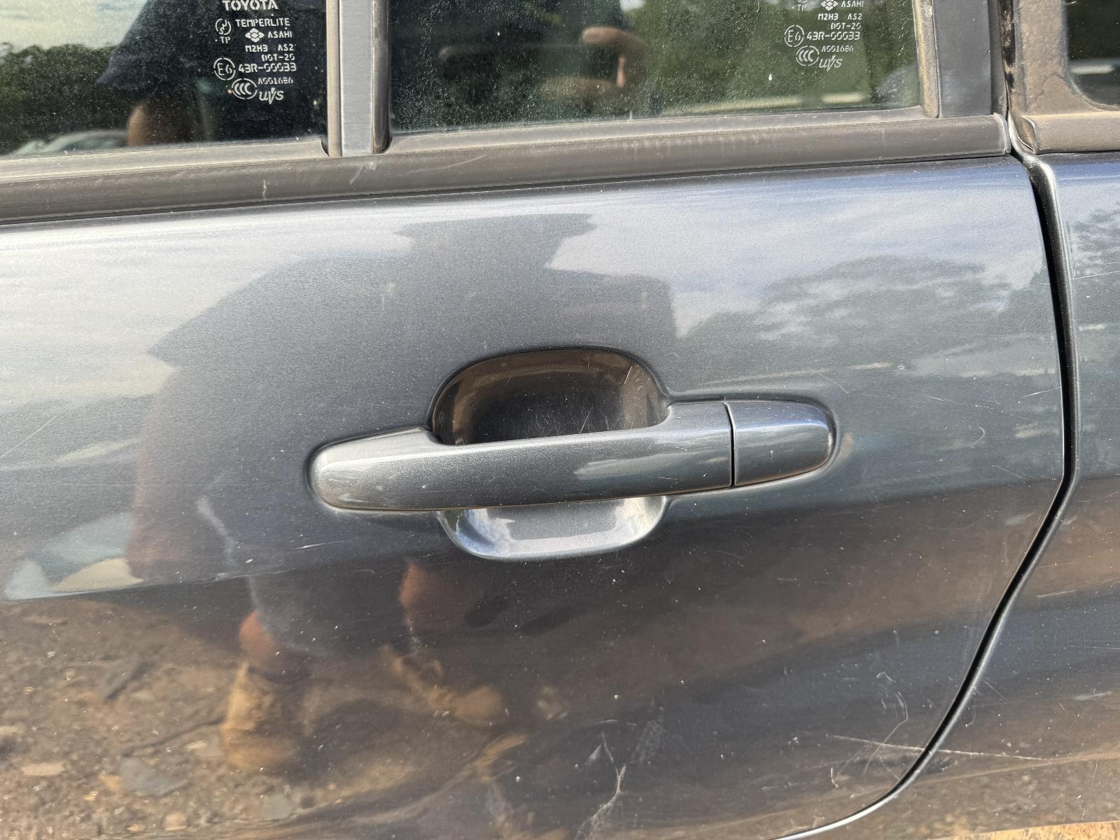 View TOYOTA RAV4 2004 4 Door Station Wagon Breaking