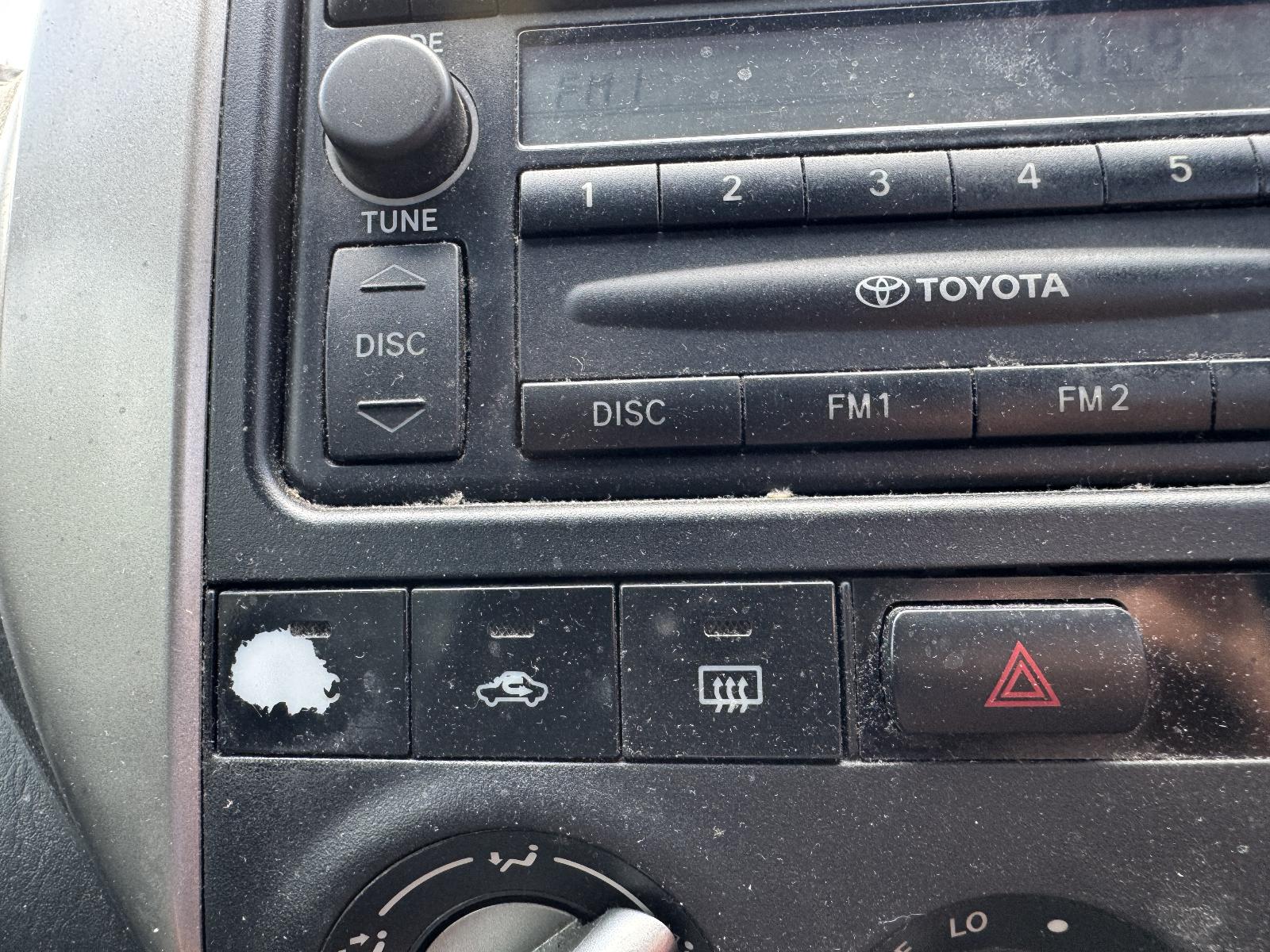 View TOYOTA RAV4 2004 4 Door Station Wagon Breaking