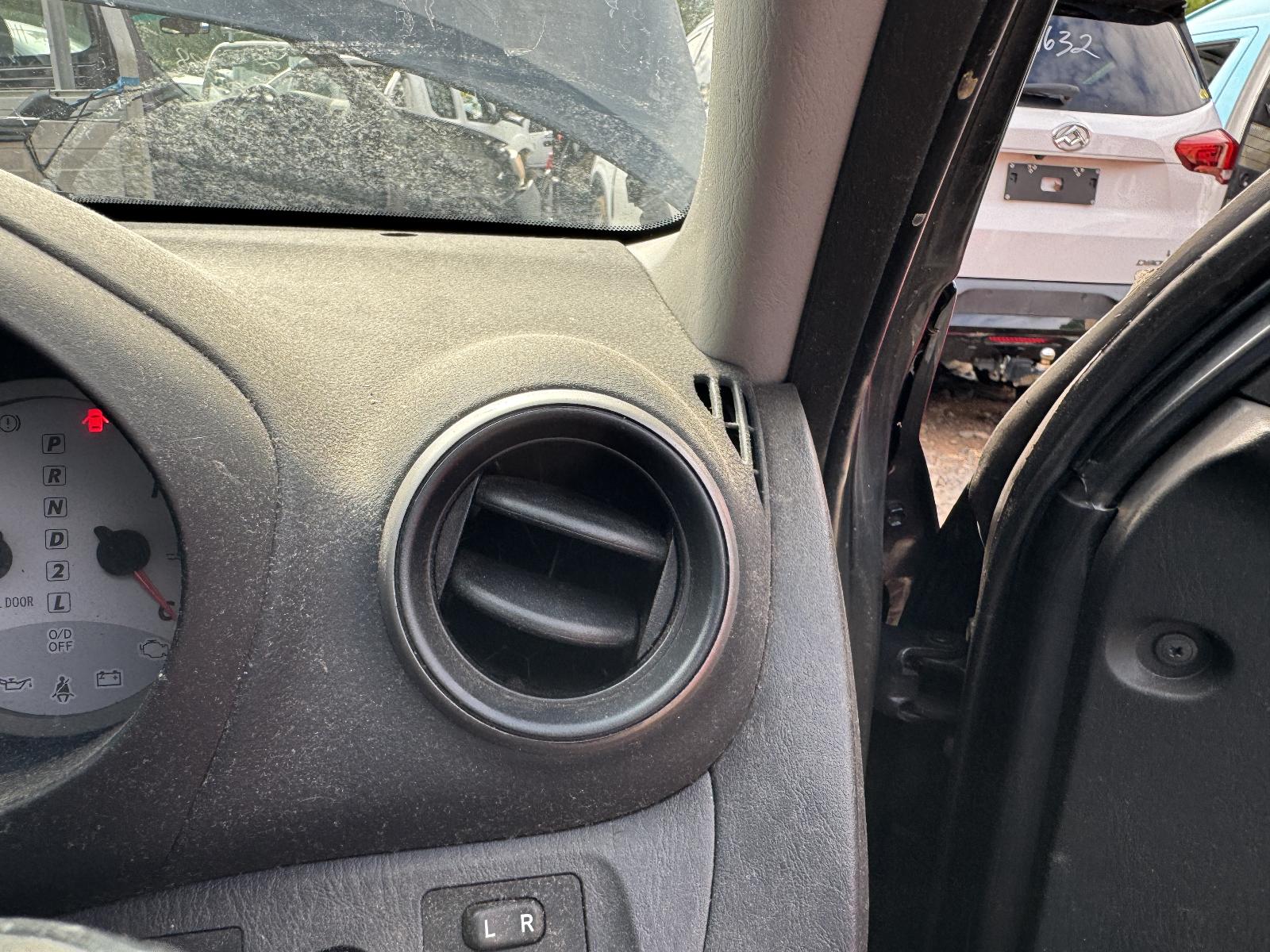 View TOYOTA RAV4 2004 4 Door Station Wagon Breaking