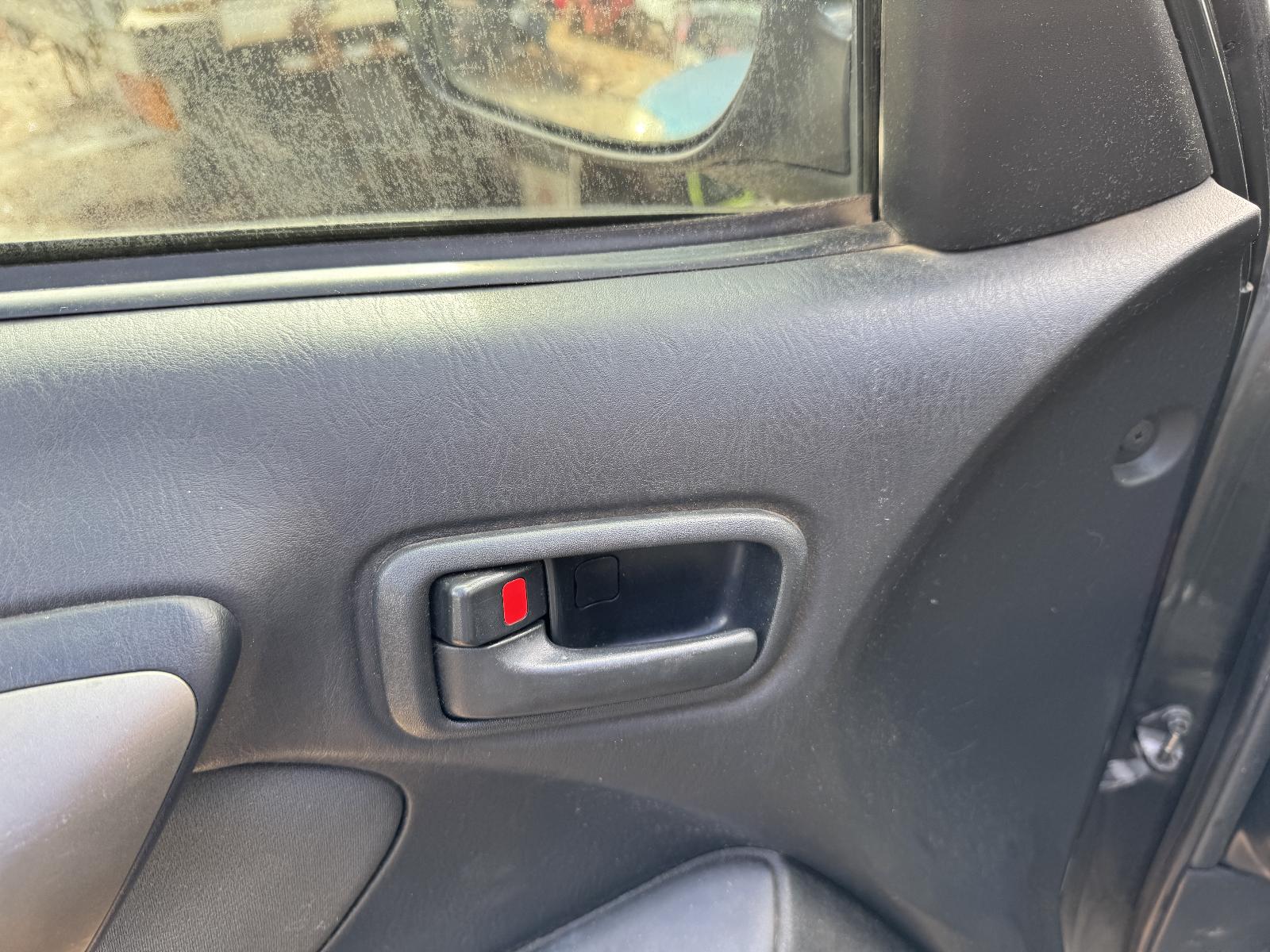 View TOYOTA RAV4 2004 4 Door Station Wagon Breaking