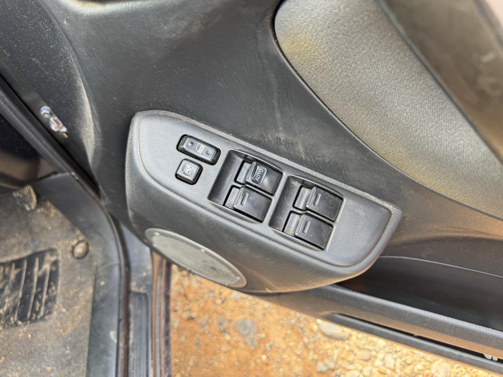 View TOYOTA RAV4 2004 4 Door Station Wagon Breaking