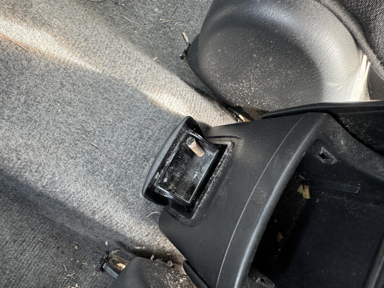 View TOYOTA RAV4 2004 4 Door Station Wagon Breaking