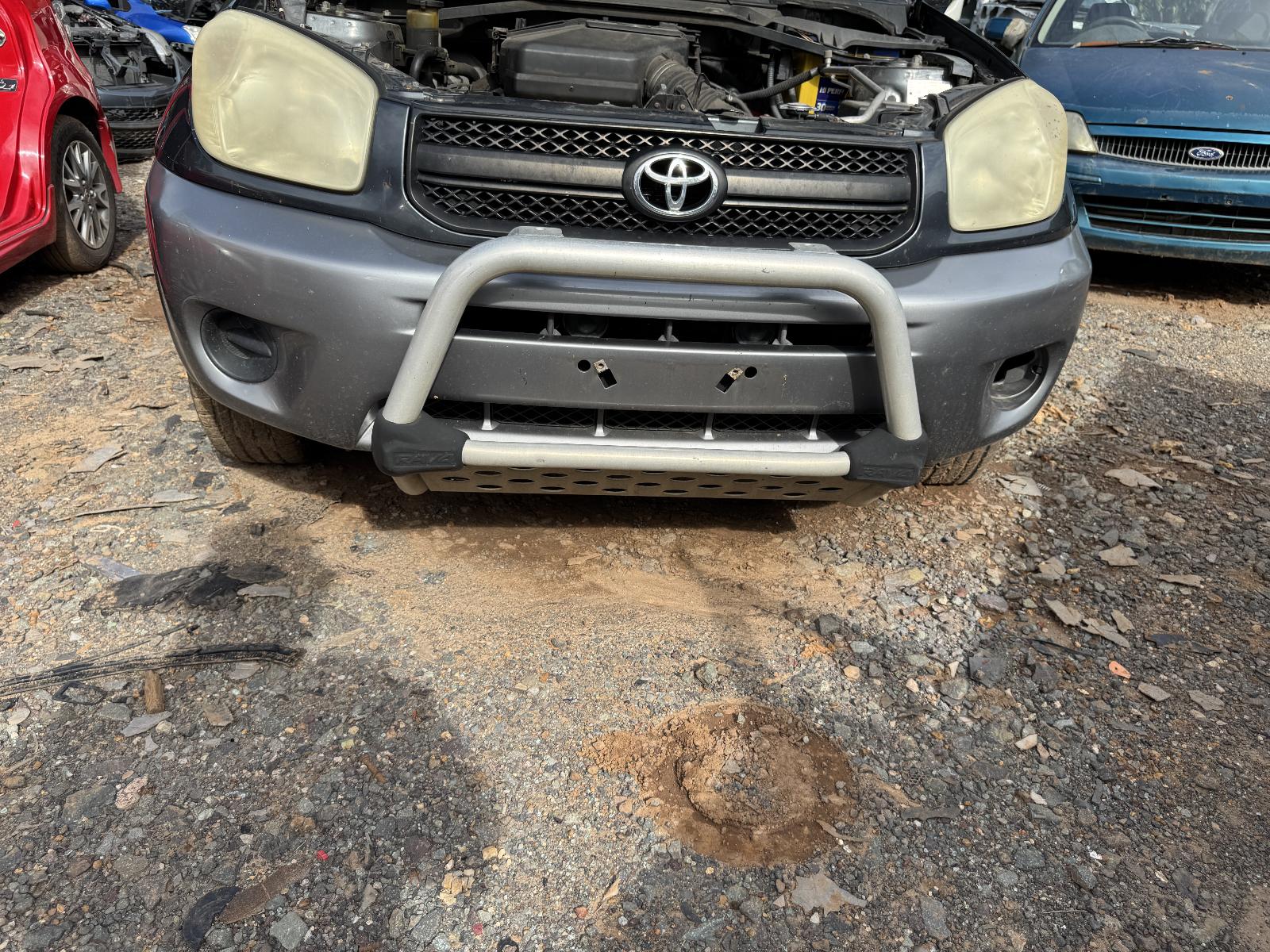 View TOYOTA RAV4 2004 4 Door Station Wagon Breaking