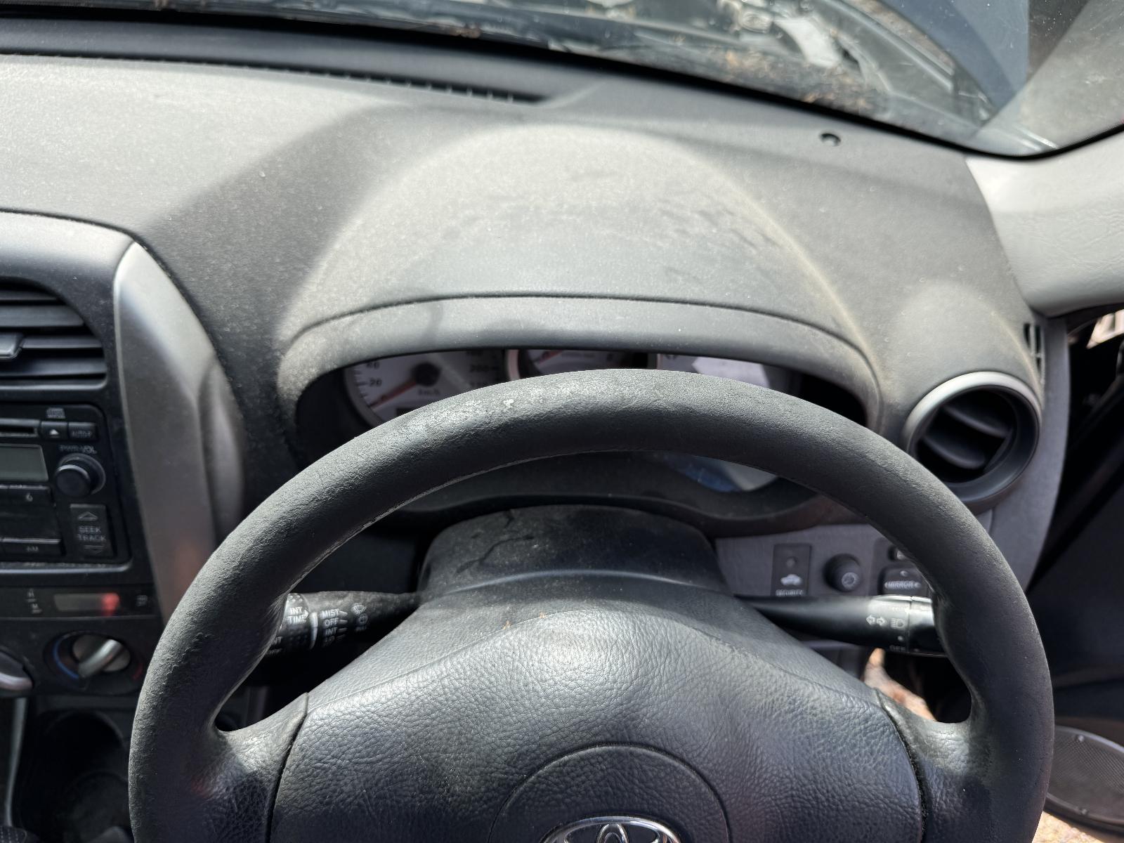 View TOYOTA RAV4 2004 4 Door Station Wagon Breaking