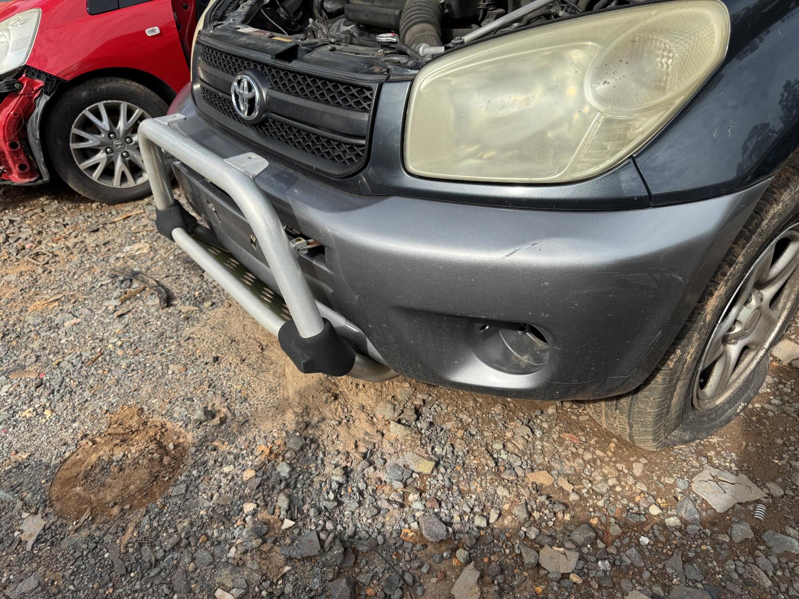 View TOYOTA RAV4 2004 4 Door Station Wagon Breaking