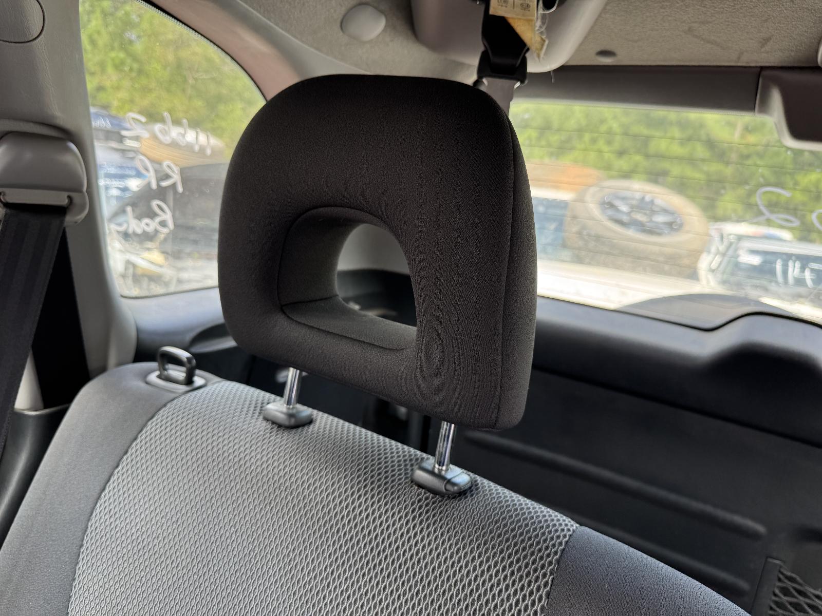 View TOYOTA RAV4 2004 4 Door Station Wagon Breaking
