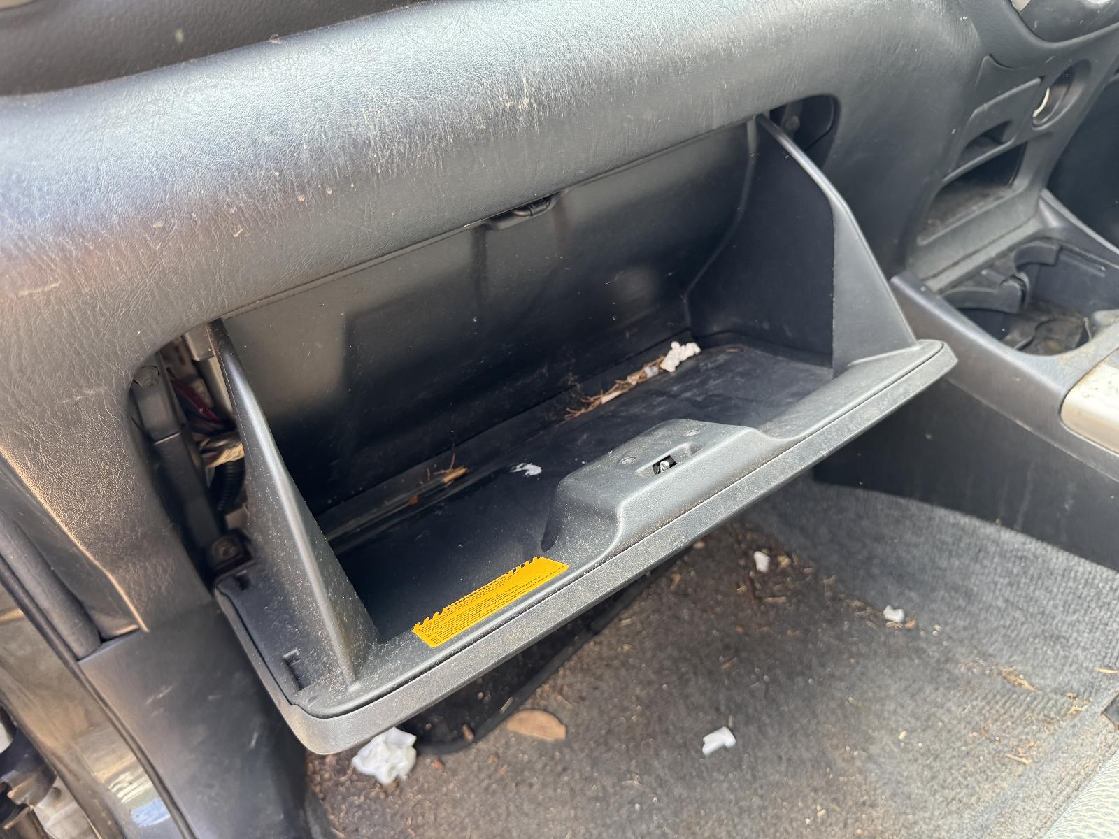 View TOYOTA RAV4 2004 4 Door Station Wagon Breaking